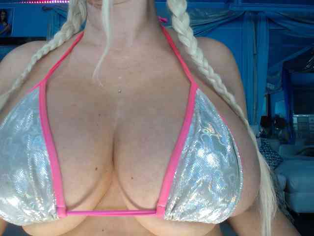 adrianna_fox webcam