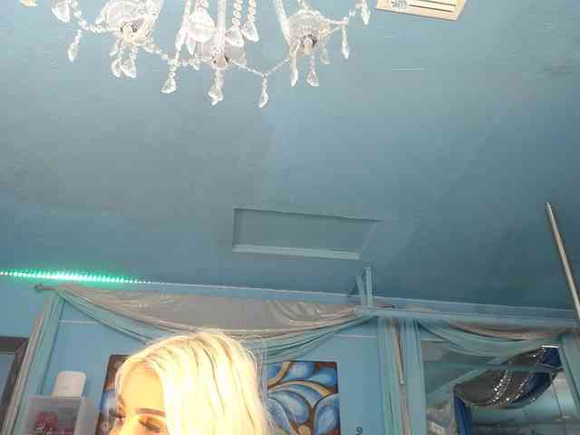 adrianna_fox webcam