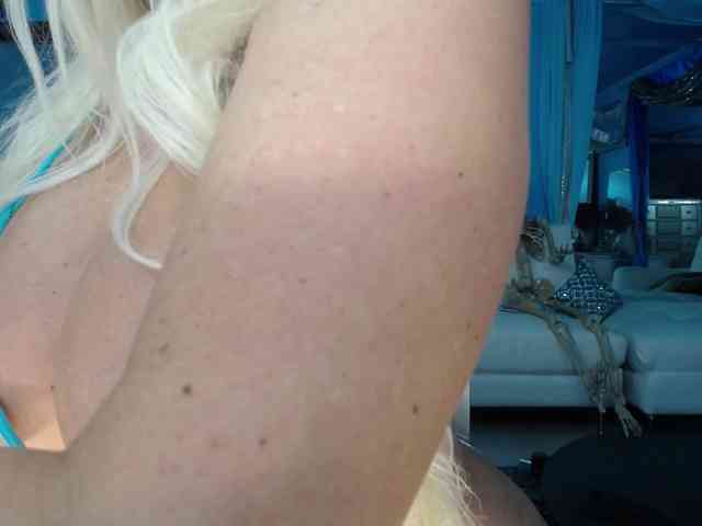 adrianna_fox webcam
