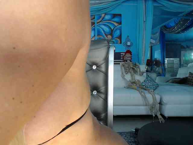 adrianna_fox webcam
