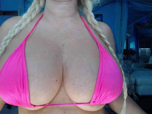 adrianna_fox