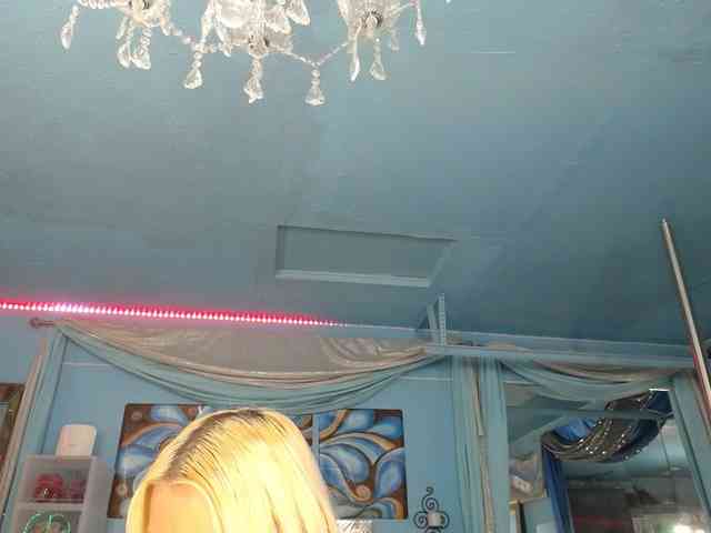adrianna_fox webcam