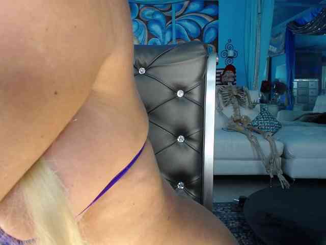 adrianna_fox webcam