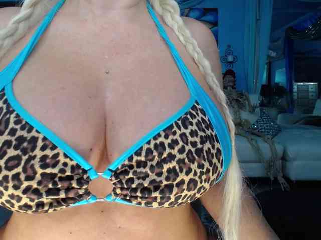 adrianna_fox
