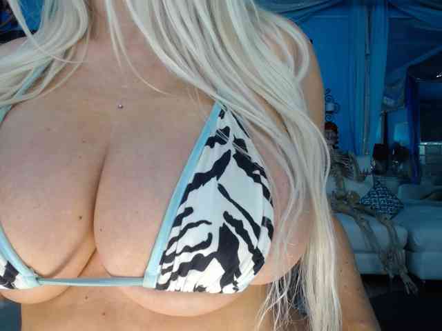 adrianna_fox webcam