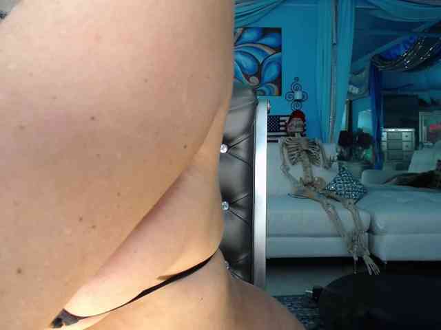 adrianna_fox