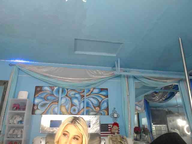 adrianna_fox webcam