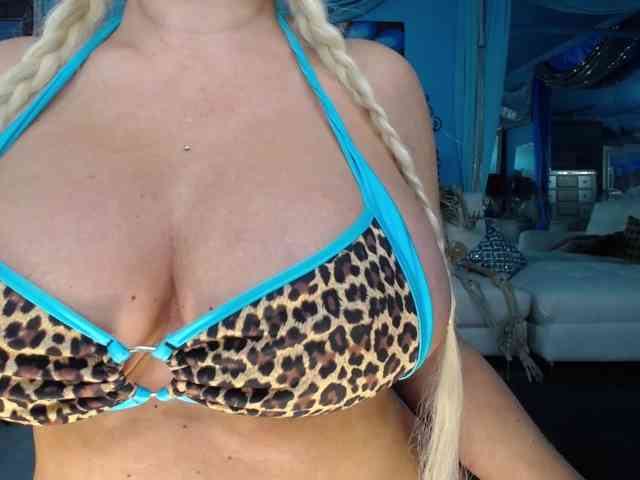adrianna_fox