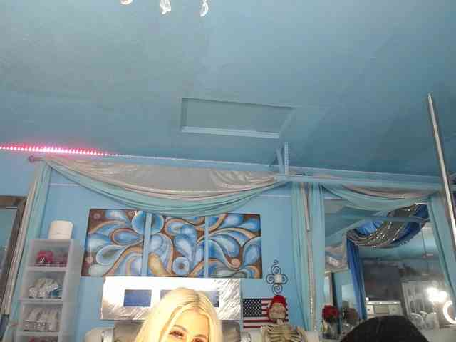 adrianna_fox webcam