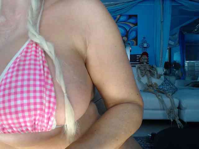 adrianna_fox webcam