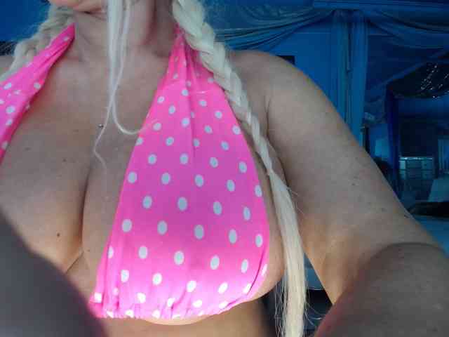 adrianna_fox webcam