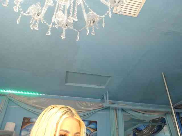 adrianna_fox webcam