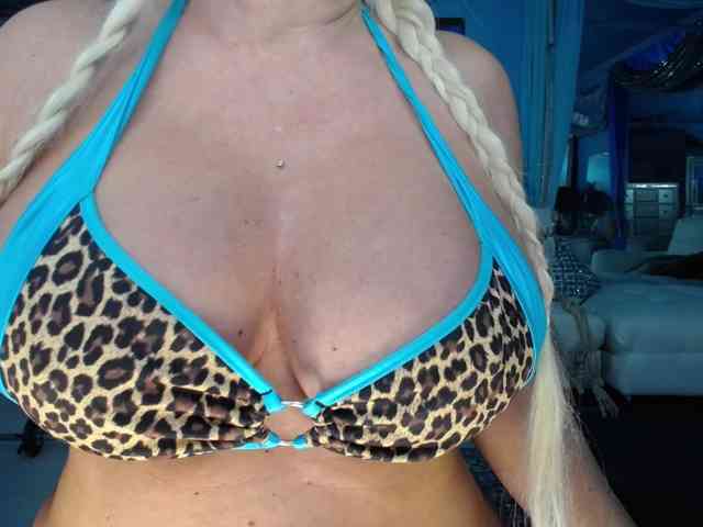 adrianna_fox