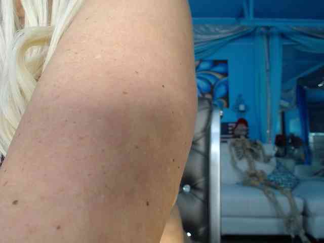 adrianna_fox webcam