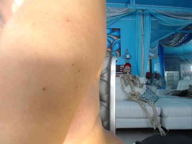 adrianna_fox