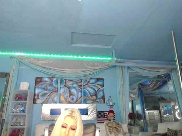 adrianna_fox webcam