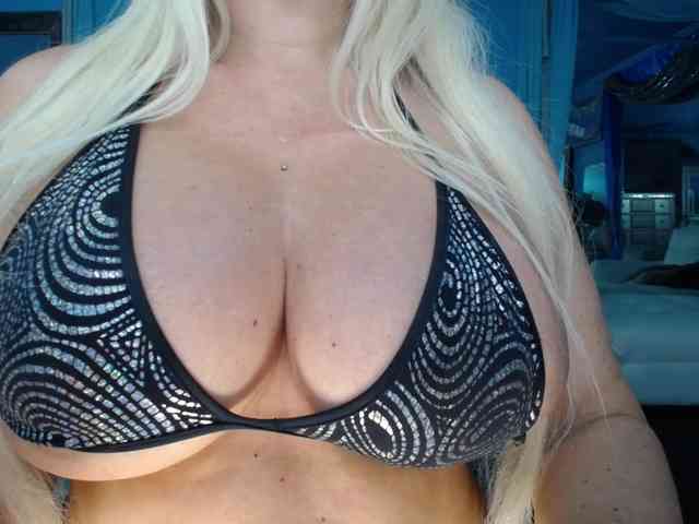 adrianna_fox