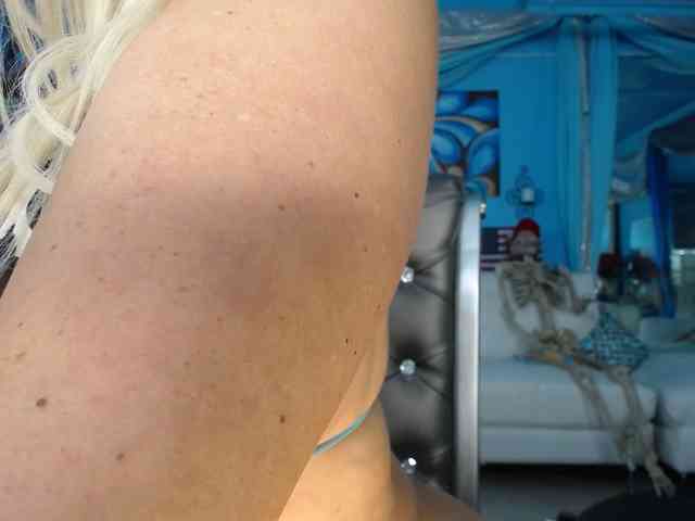 adrianna_fox