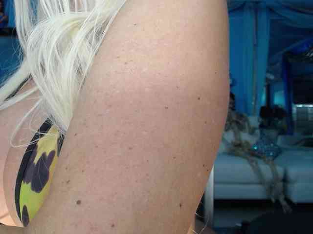 adrianna_fox webcam