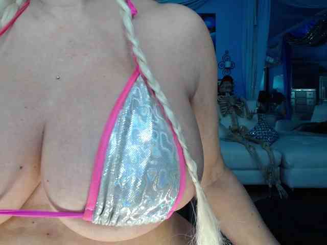 adrianna_fox