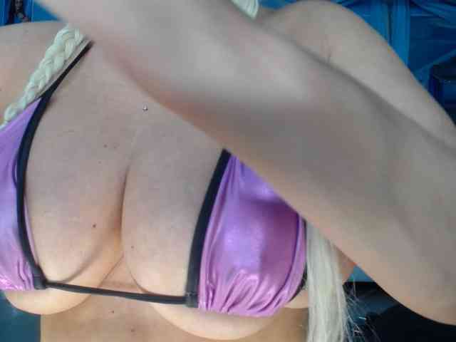adrianna_fox webcam
