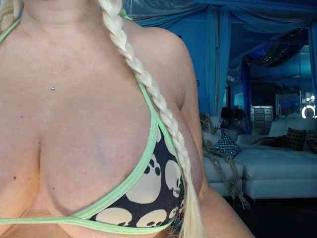 adrianna_fox