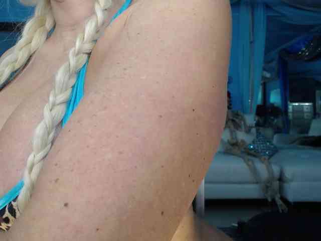 adrianna_fox