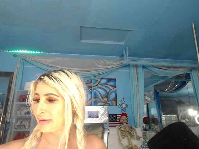 adrianna_fox webcam