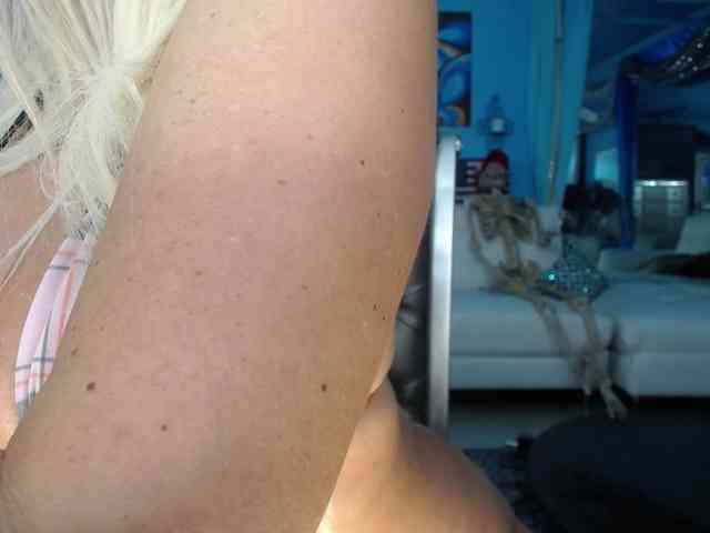 adrianna_fox webcam