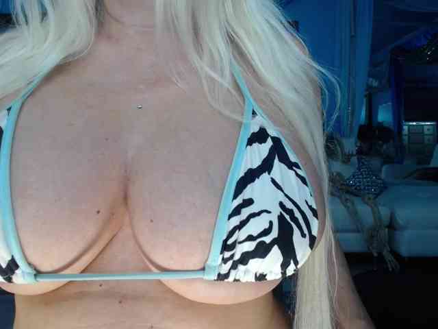 adrianna_fox webcam