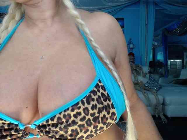 adrianna_fox