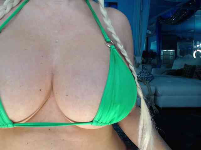 adrianna_fox