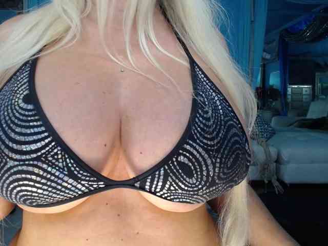 adrianna_fox