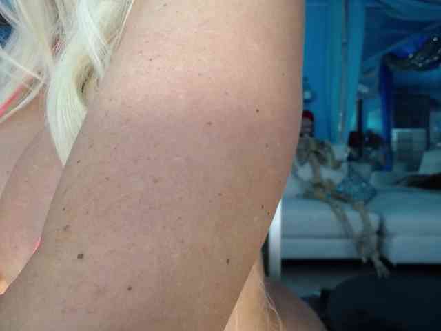 adrianna_fox webcam