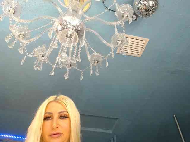 adrianna_fox webcam
