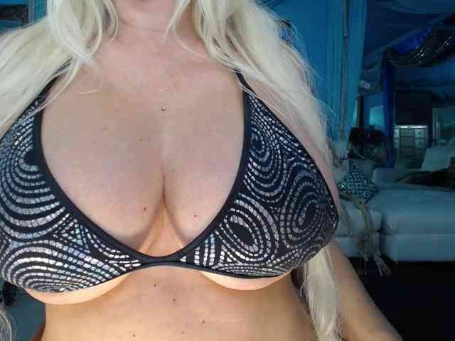 adrianna_fox webcam