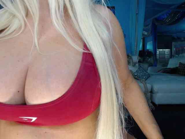 adrianna_fox webcam