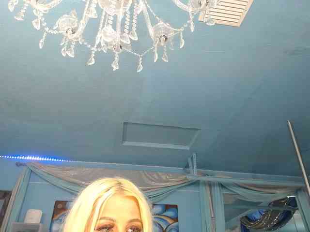 adrianna_fox webcam