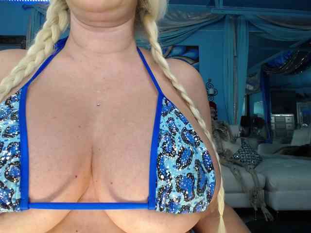 adrianna_fox