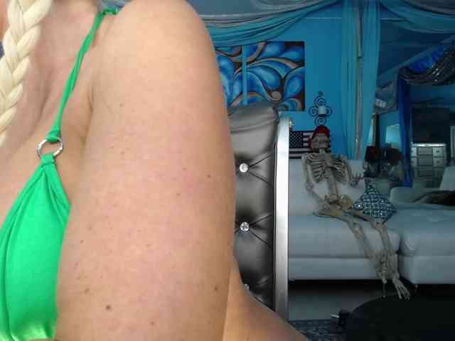 adrianna_fox