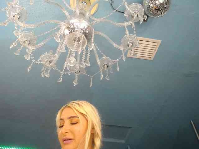 adrianna_fox webcam
