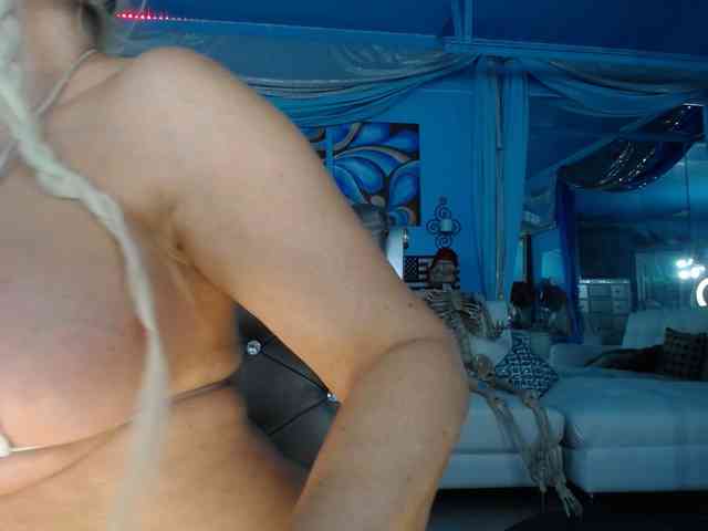 adrianna_fox webcam