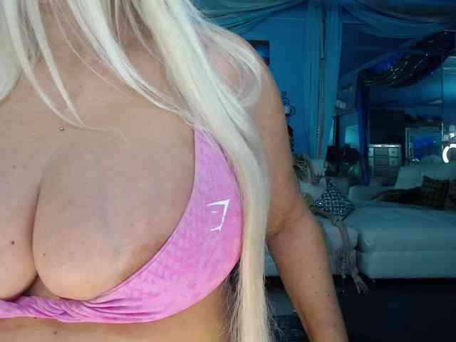 adrianna_fox webcam