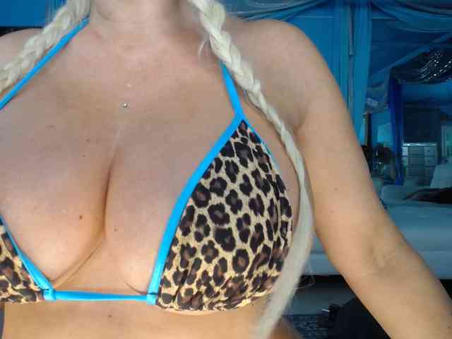 adrianna_fox