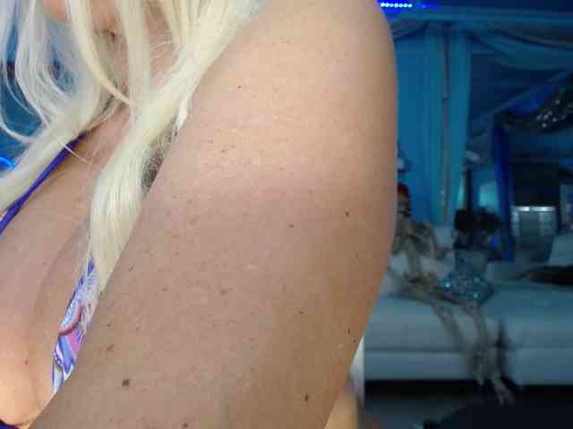 adrianna_fox webcam