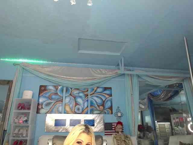 adrianna_fox