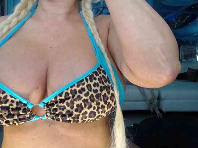 adrianna_fox