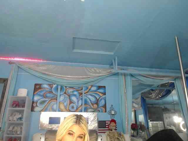 adrianna_fox webcam