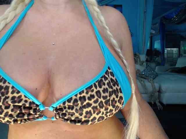 adrianna_fox