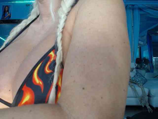 adrianna_fox